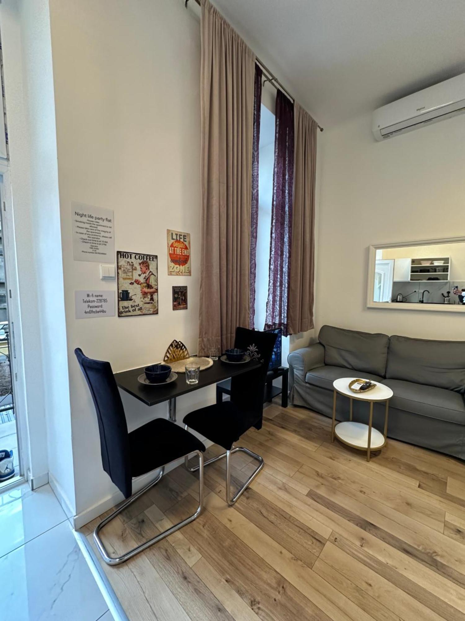 Apartment Night Life Party Flat Budapest